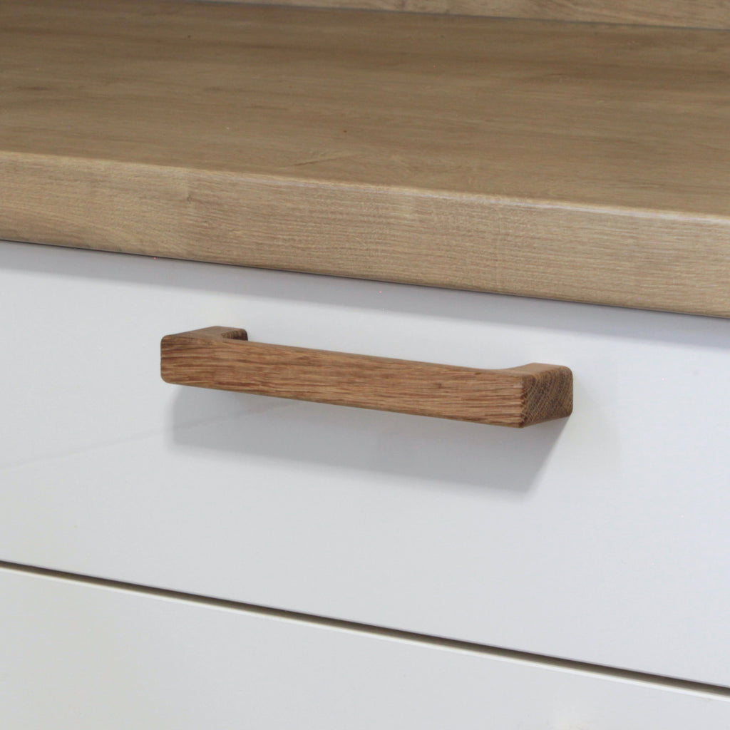 Poignée de meuble en bois de chêne 253 avec courbes