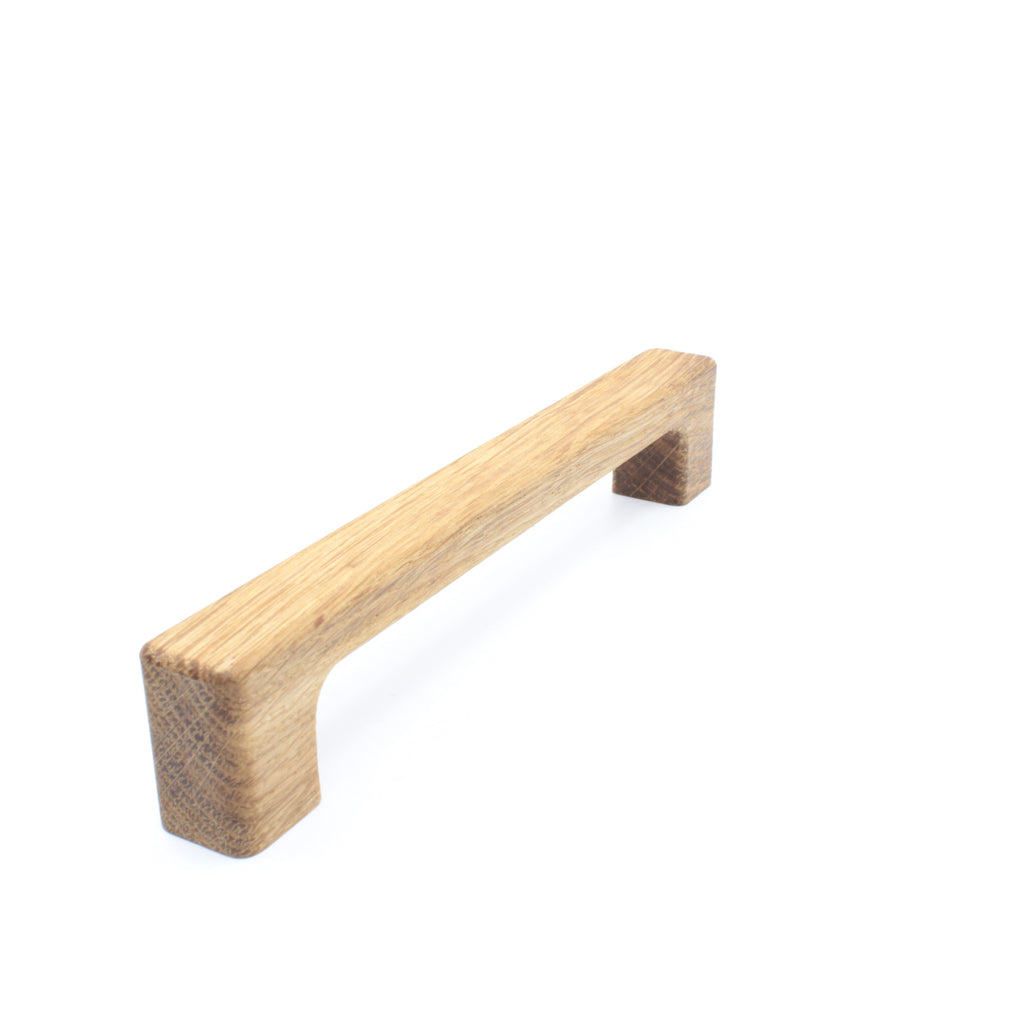 Poignée de meuble en bois de chêne 253 avec courbes
